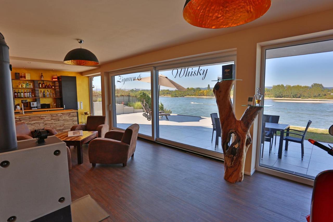 Rhein Lounge Appartement Urmitz Buitenkant foto